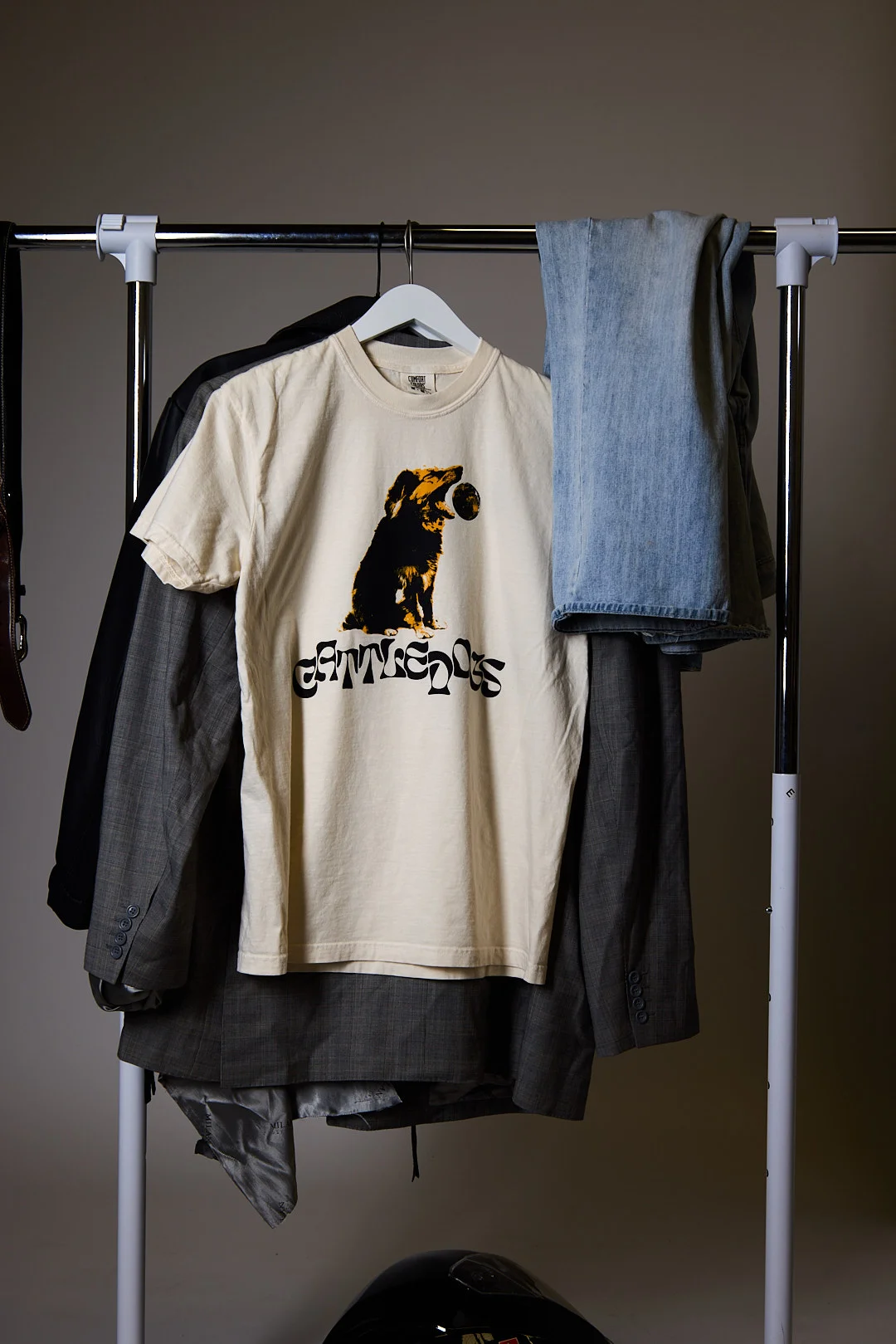 The Cattledogs — merch at a show